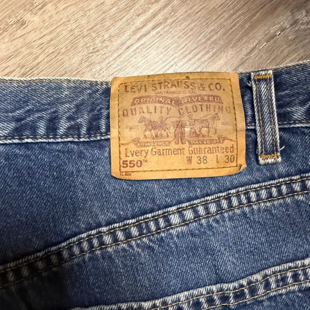 Levis 550 Relaxed Fit Tapered Leg Blue Denim Jeans Mens 38x30 Medium Wash